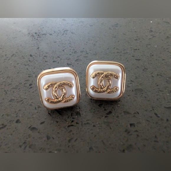 Fashion Jewelry Jewelry - Fashion Jewelry Gold and White Square Earrings Like Chanel Style CC Style Luxury